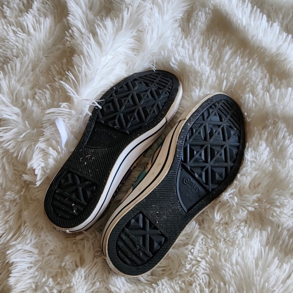 💥Converse Sneakers - Picture 3 of 5